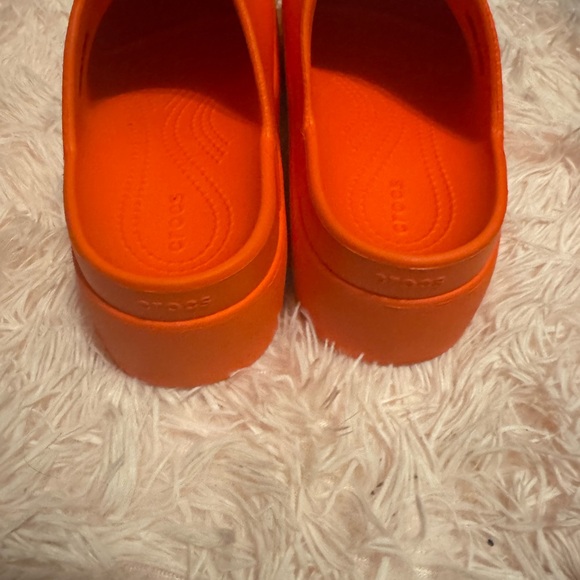 CROCS red/orange size 7 - Picture 8 of 8